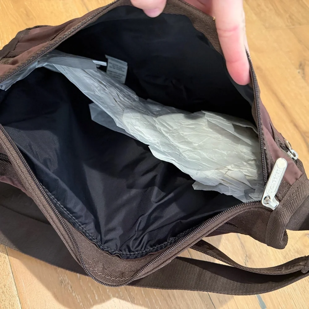 LeSportsac NWT Deluxe Everyday Bag Brown - Picture 8 of 8